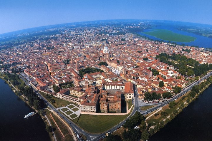Mantua City Centre Walking Tour