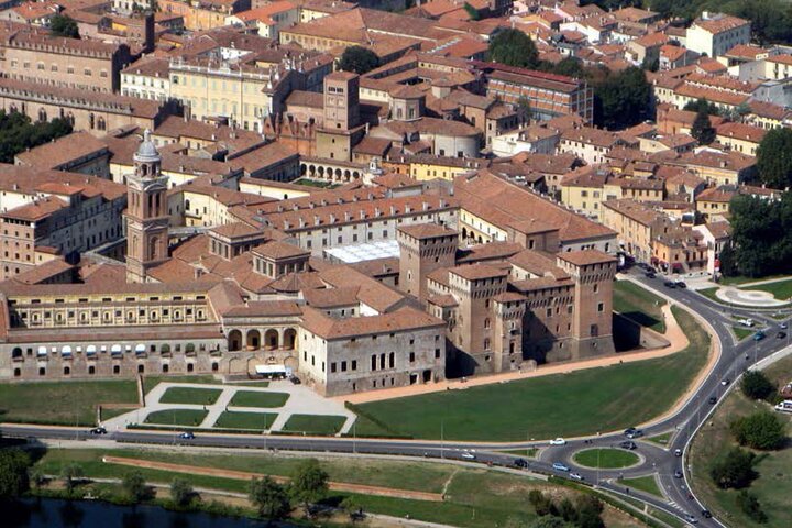 Mantua City Centre Walking Tour