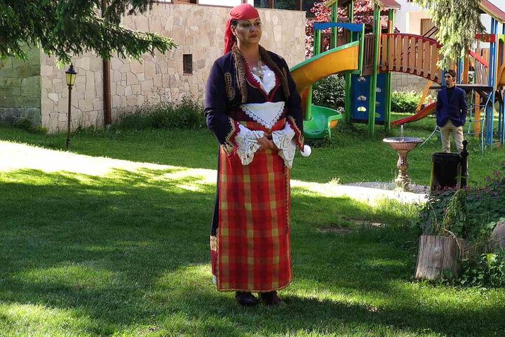 Learn to Dance Bulgarian Folklore