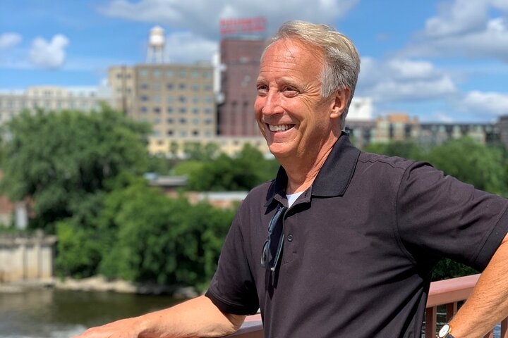 Minneapolis & St. Paul Highlights Private Riding & Walking Tour (3 hrs)