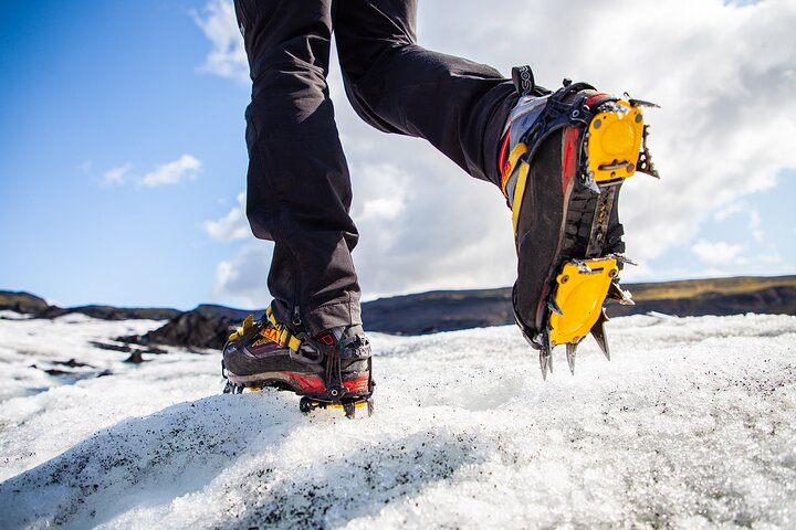 Sólheimajökull Glacier Hike – Adventure in a Small Group