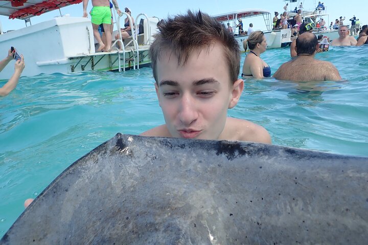 Starfish Point, Stingray City & Coral Garden (3-STOP Adventure)