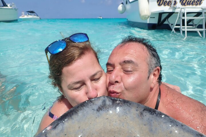 Starfish Point, Stingray City & Coral Garden (3-STOP Adventure)