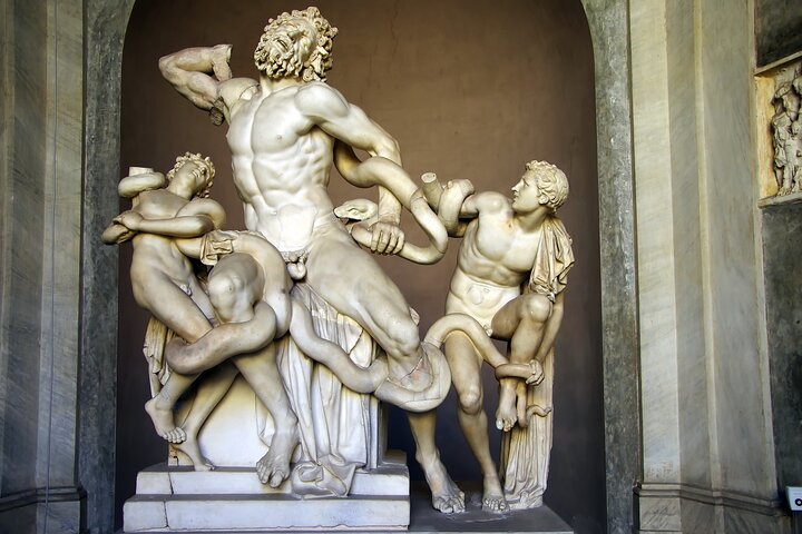 Vatican, Sistine Chapel & St. Peter Basilica Tour with Dome Lift