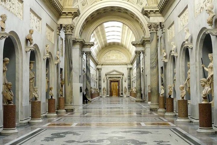 Vatican, Sistine Chapel & St. Peter Basilica Tour with Dome Lift
