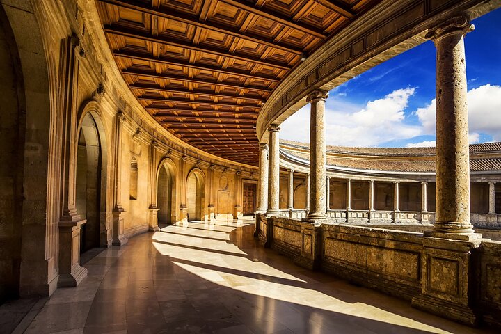 Private Tour With A Different Perspective of Alhambra