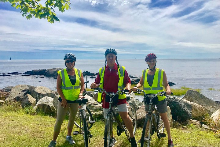 E-Bike and Bike Rentals: 7-Speed Bicycles and EBikes 3-hr Rental