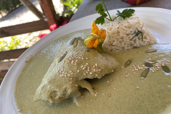 Oaxaca cooking: mole & tortilla class, market tour & mezcalitas