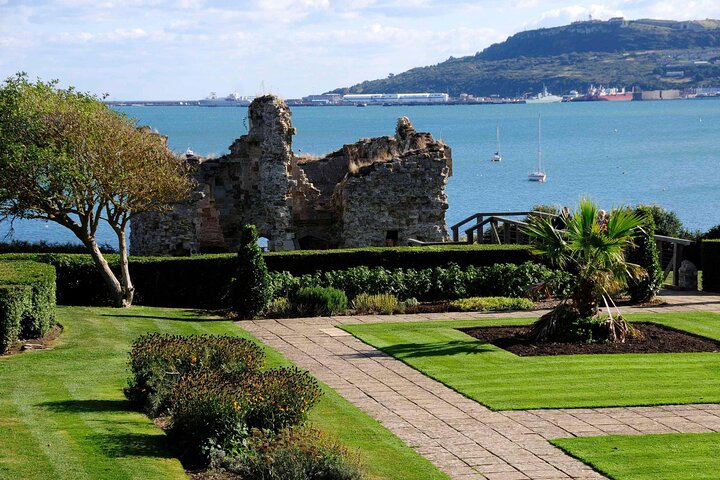 Private tour Portland, England, UK: Durdle door, Corfe & Swanage
