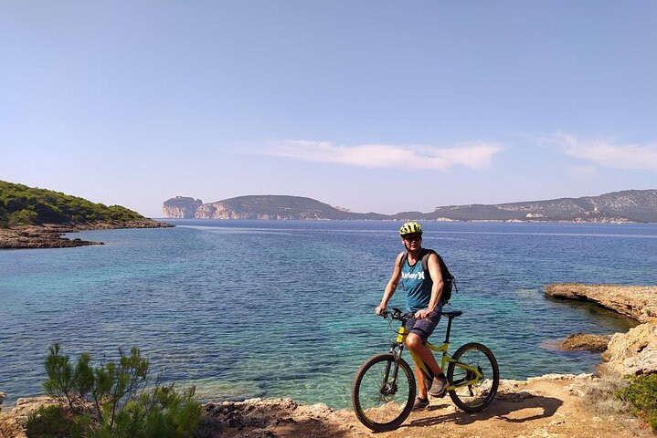 Alghero - Small Beaches Tour by E-bike more aperitif