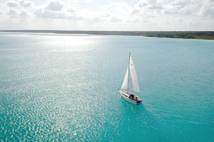 Sailing Tour through the Lagoon of the 7 Colors