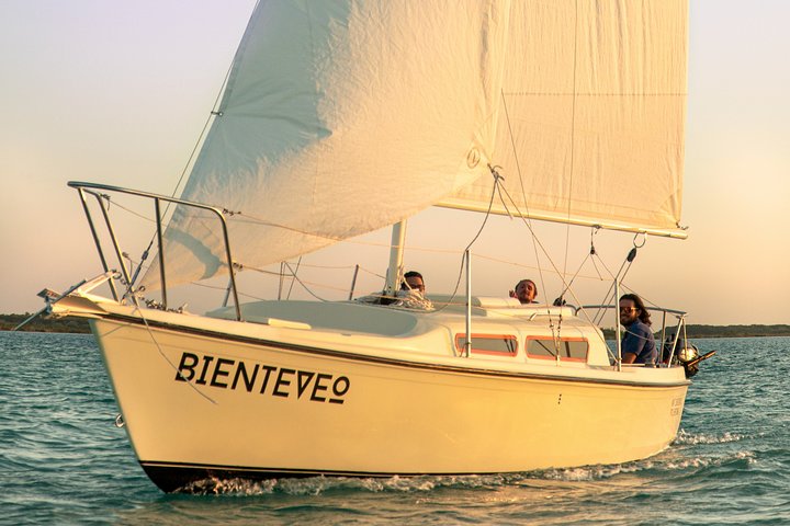 Sailing Tour through the Lagoon of the 7 Colors