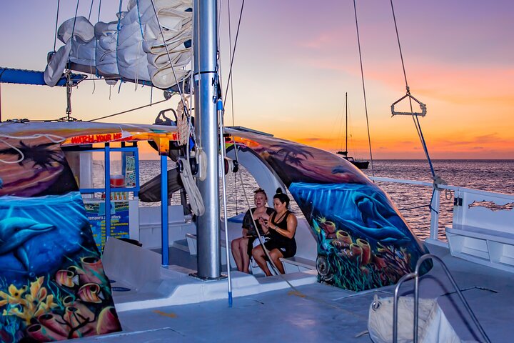 Aruba Sunset Sail Cruise Aboard The Dolphin Catamaran