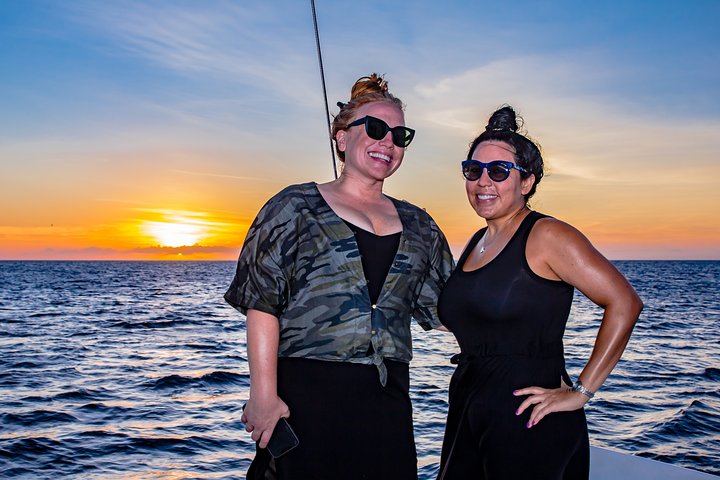 Aruba Sunset Sail Cruise Aboard The Dolphin Catamaran