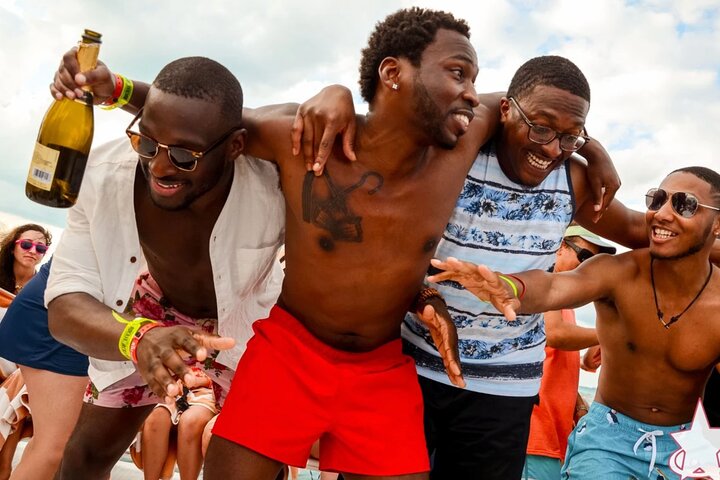 Adults only Hip Hop Sessions Boat Party Cancun