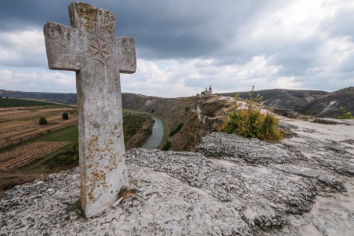 Half-Day Private Guided Tour of Orheiul Vechi and a Farmhouse