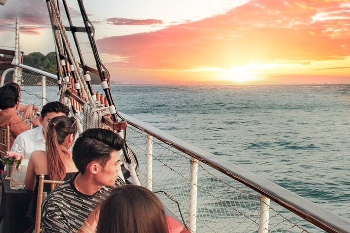 Royal Albatross - Sunset Sail Cruise with 5-Course Seated Dinner