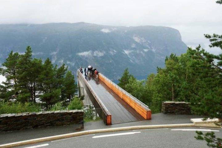Flam: The Spectacular Stegastein Viewpoint Tour (Small Group)