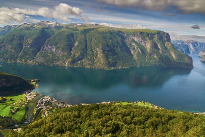 Flam: The Spectacular Stegastein Viewpoint Tour (Small Group)