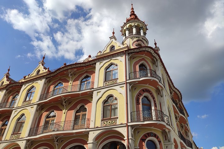 Discover Oradea - Walking Tour & Local Food Tasting