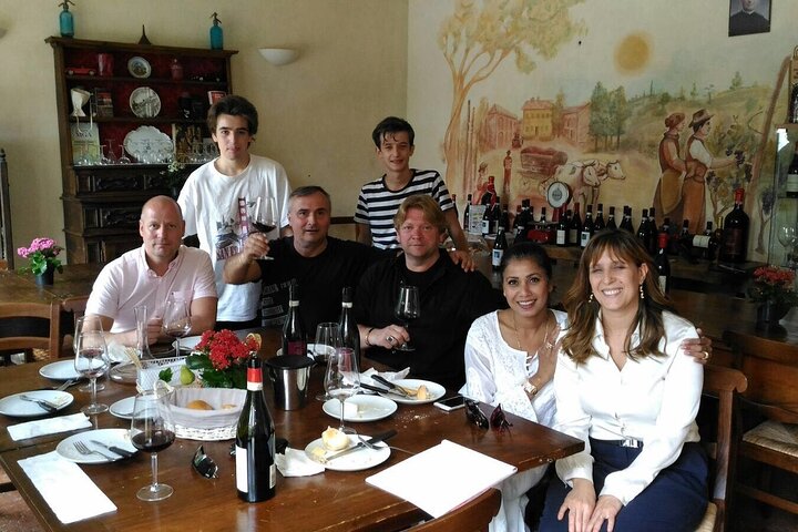Classic Private Wine Tasting in Castagnole delle Lanze
