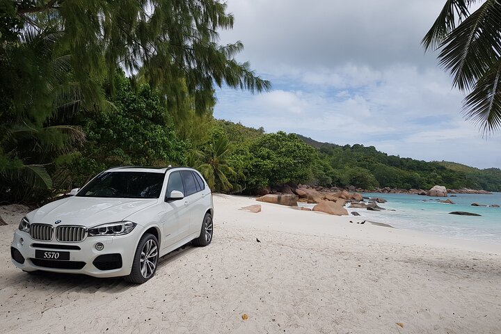 Taxi Services & Transfers on Praslin Island