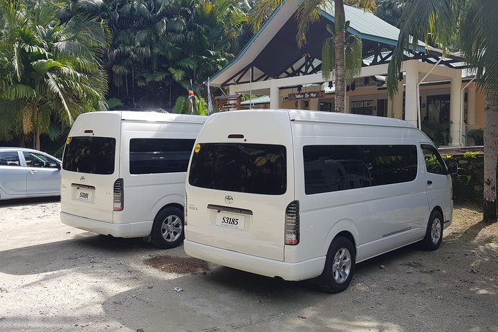 Taxi Services & Transfers on Praslin Island