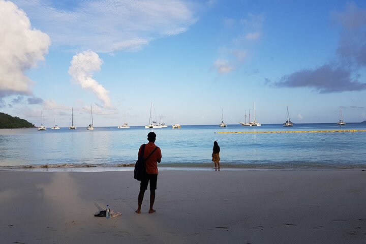 Taxi Services & Transfers on Praslin Island