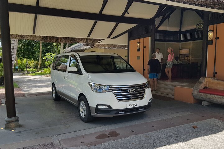 Taxi Services & Transfers on Praslin Island