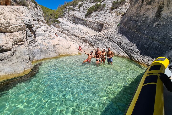 Blue cave & Hvar, 5 islands speed boat tour, luxuy seats in shade