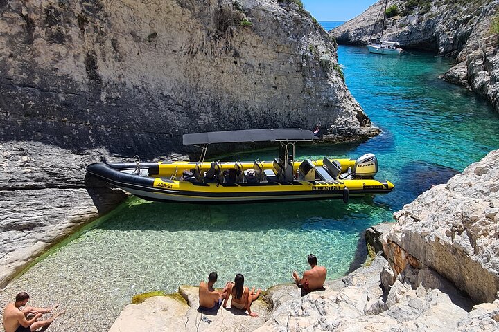 Blue cave & Hvar, 5 islands speed boat tour, luxuy seats in shade