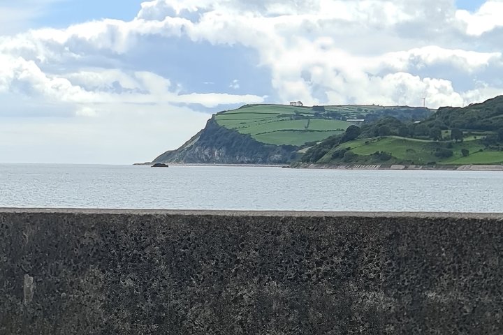 Giants Causeway, Rope Bridge, Carrickfergus Castle and Dark Hedges Tour