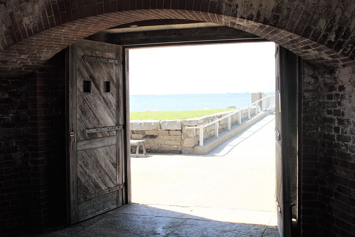 Fort Sumter Access and Self-Guided Tour with Roundtrip Ferry