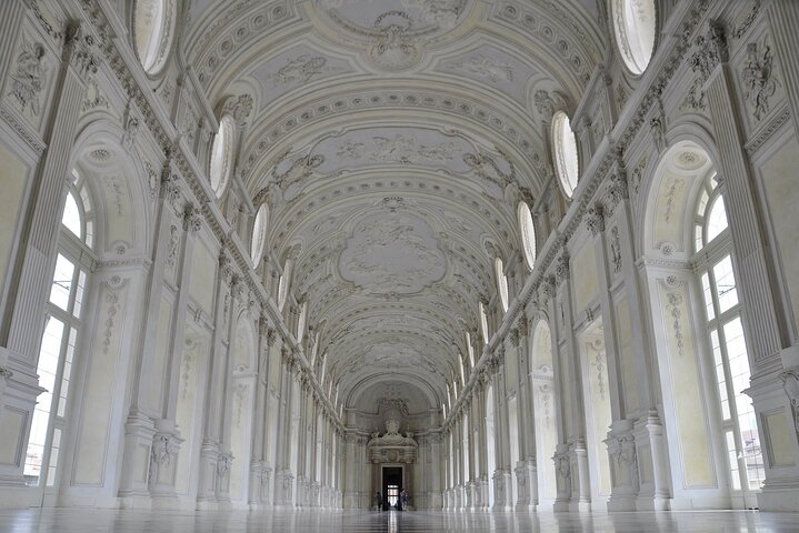 Turin: Reggia of Venaria guided experience