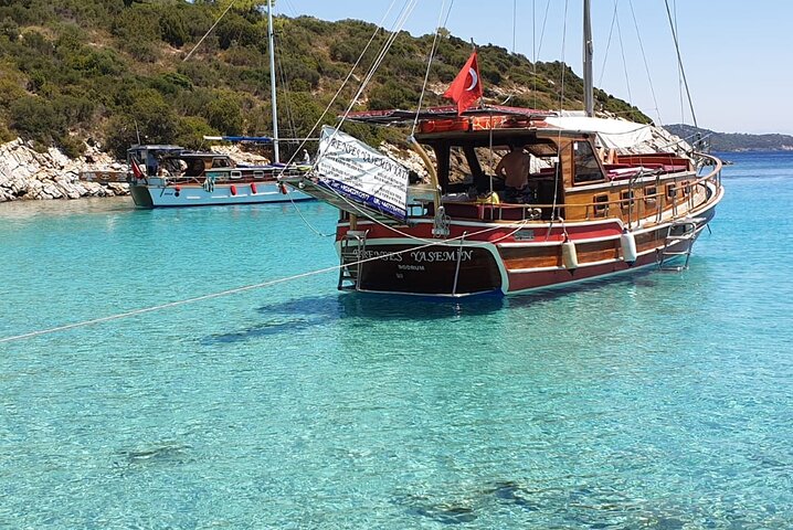 Bodrum Private Luxury Gulet Cruise – Swim, Lunch, Hidden Bays