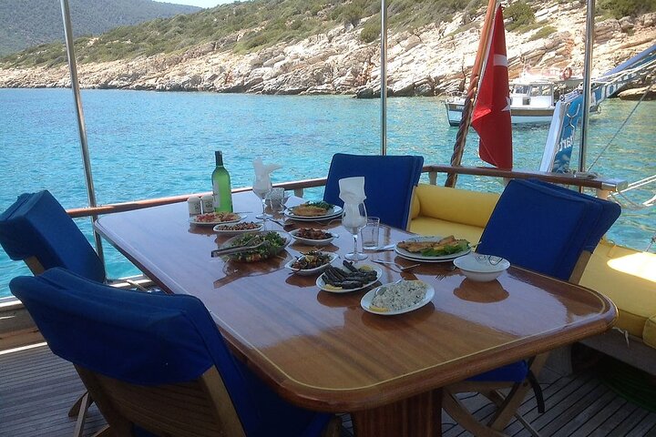 Bodrum Private Luxury Gulet Cruise – Swim, Lunch, Hidden Bays