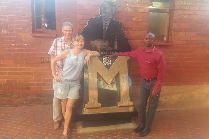 Half Guided Day Tour of Soweto And Apartheid Museum
