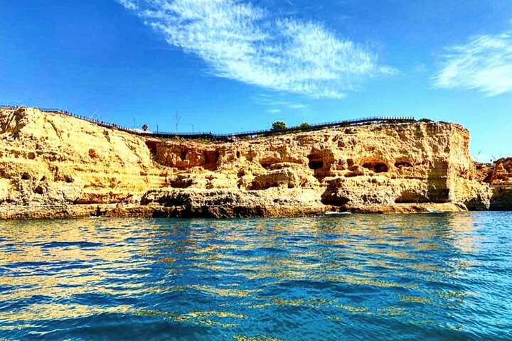 Portimão: Benagil Caves Speedboat Tour