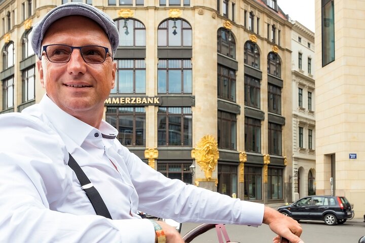 first electrical carriage in town - guided City Tours - Leipzig