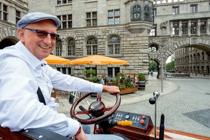 first electrical carriage in town - guided City Tours - Leipzig