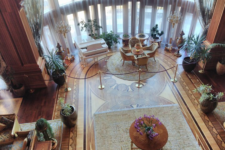 Private Tour Ukrainian President Yanukovych's Residence from Kyiv