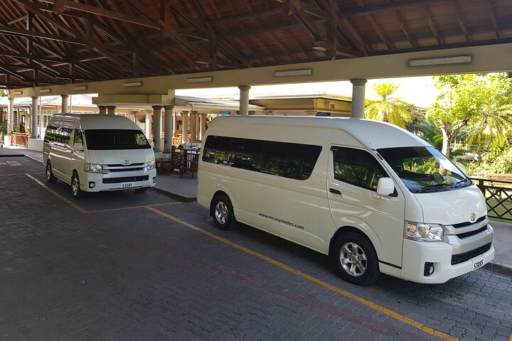 Taxi Services & Transfers on Praslin Island