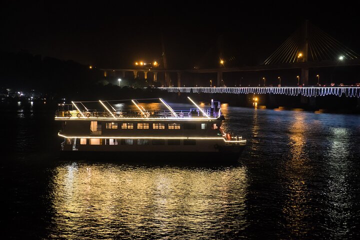 Paradise Dinner Cruise