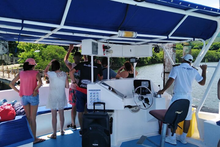 Full Day Tour to Tortuga Island from San José