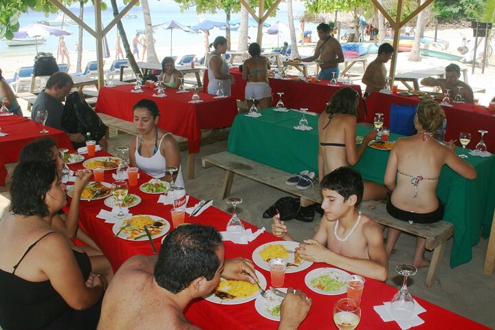 Full Day Tour to Tortuga Island from San José