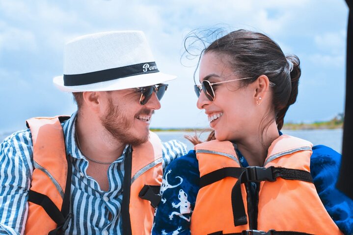 Sailing Tour through the Laguna de los Siete Colores