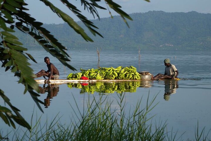Full Day Lake Bosomtwe Boat Cruisely and Kumasi City Tours