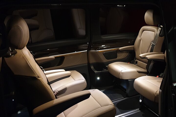 Vienna Airport Private Arrival Transfer