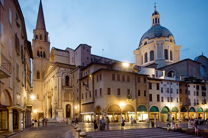 Half-day Guided tour of Mantua City Centre and Ducal Palace