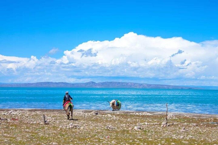 13 Days Silk Road Group Tour: Xinjiang, Gansu, Qinghai
